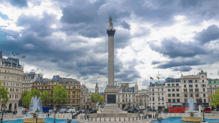 explora nel mondo tour operator-Trafalgar Square-Londra-viaggi di gruppo