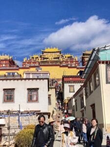 explora nel mondo - viaggio di gruppo in cina - yunnan - shangrila monastero