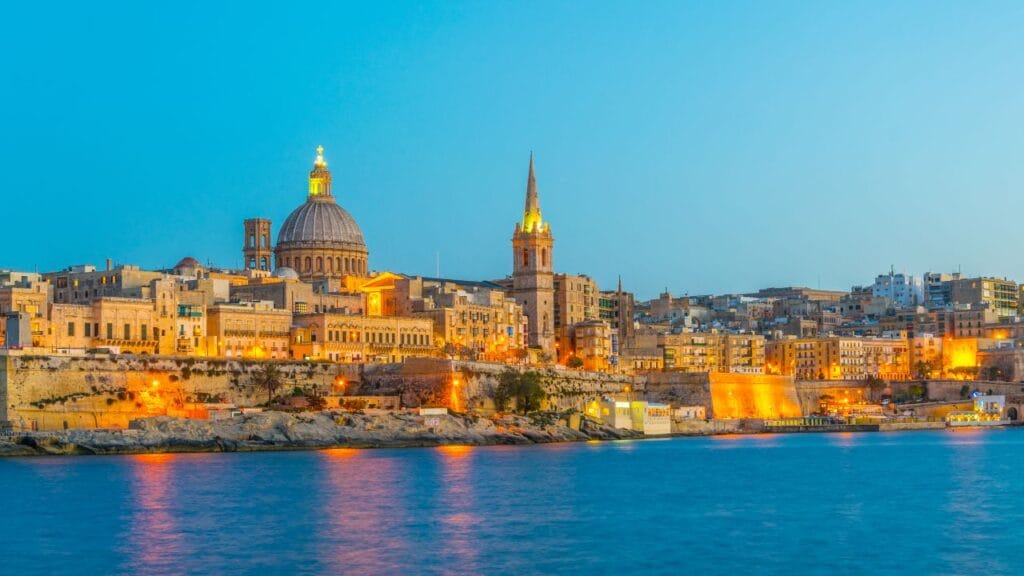 Vista di La Valletta al tramonto