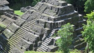 Yaxha - sito archeologico Maya in Guatemala