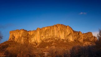 Pietra di Bismantova - Trekking sull'Appennino Reggiano nelle Terre di Canossa in piccolo gruppo con guida ambientale - tour operator Explora nel Mondo